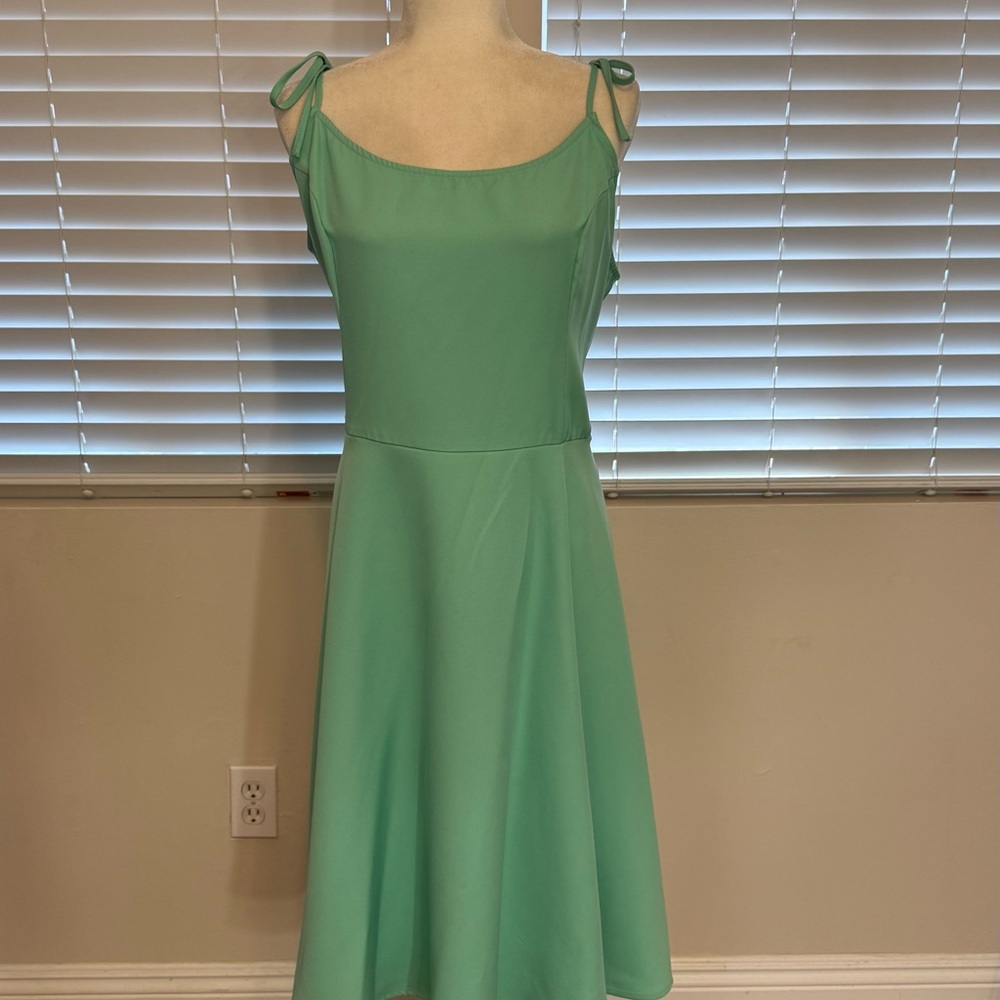 Cute Green Sleeveless Dress with Pockets